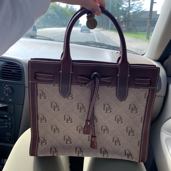 Dooney and Bourke purse - Picture 4 of 7